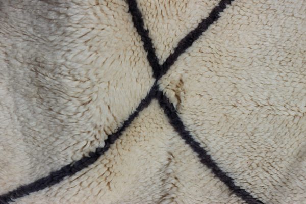 Soft moroccan beni ourain rug, beige berber carpet